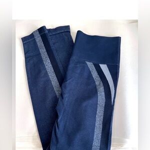 Spanx Look at Me Now Leggings Size M Medium Blue Seamless Stripe Stripes